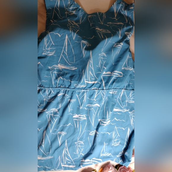 🆕 D & Co.  Blue and white swim top - Picture 9 of 9